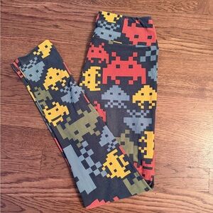 EUC Lularoe Space Invader Leggings